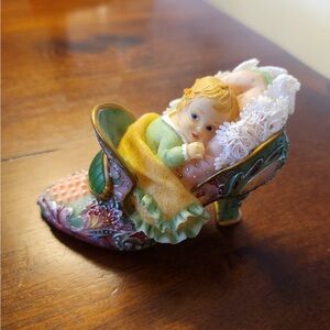 Vintage Ashton Drake "Fancy Free Dancer" Tiny Dreamers figurine doily accent